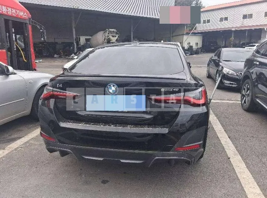Photo 2 of 11: 2022 BMW i4 eDrive40 — Korean insurance auction