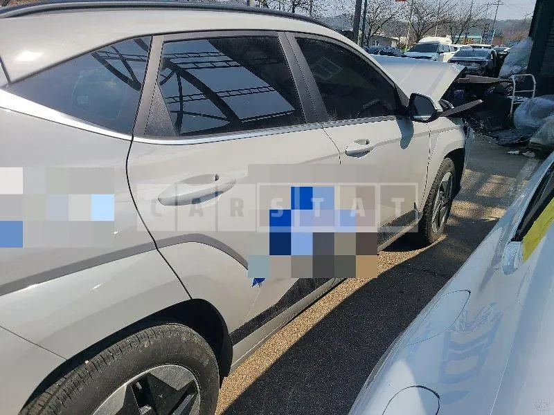Photo 2 of 44: 2024 Hyundai Kona Electric Car, VIN KMHHC816FSU023318 — Korean insurance auction