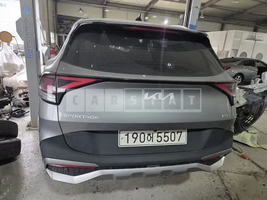 Photo 2 of 33: 2022 Kia Sportage — Korean insurance auction