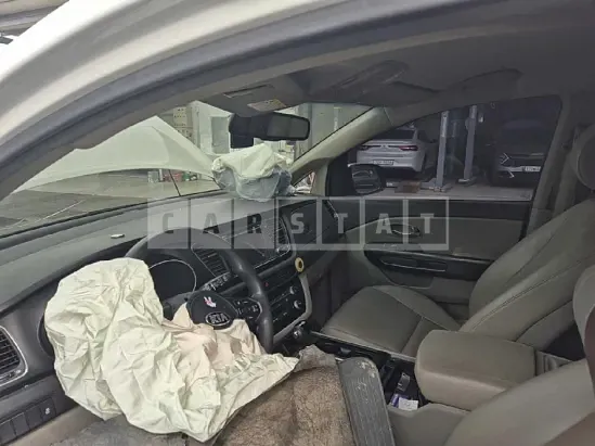 Photo 2 of 35: 2015 Kia Carnival — Korean insurance auction