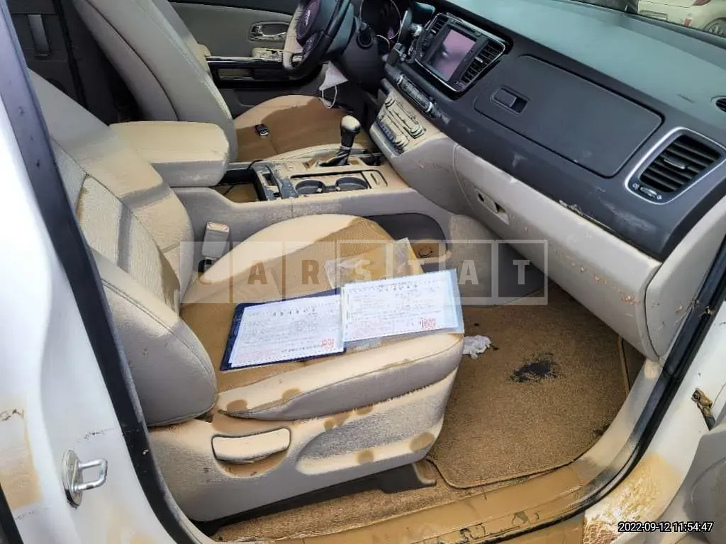 Photo 2 of 9: 2016 Kia Carnival, VIN KNAMC81ABGS107102 — Korean insurance auction