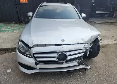 Photo 1 of 26: 2020 Mercedes-Benz E300, VIN WDDZF4JB4LA729071 — Korean insurance auction