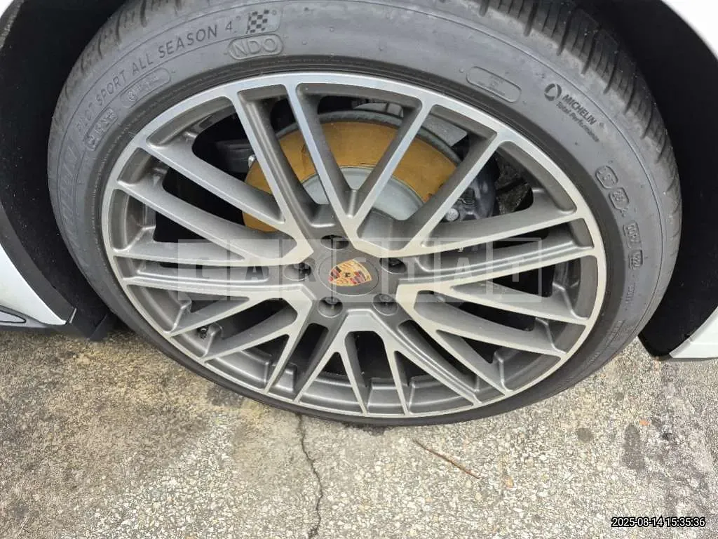 Photo 2 of 32: 2024 Porsche Panamera 4 — Korean insurance auction