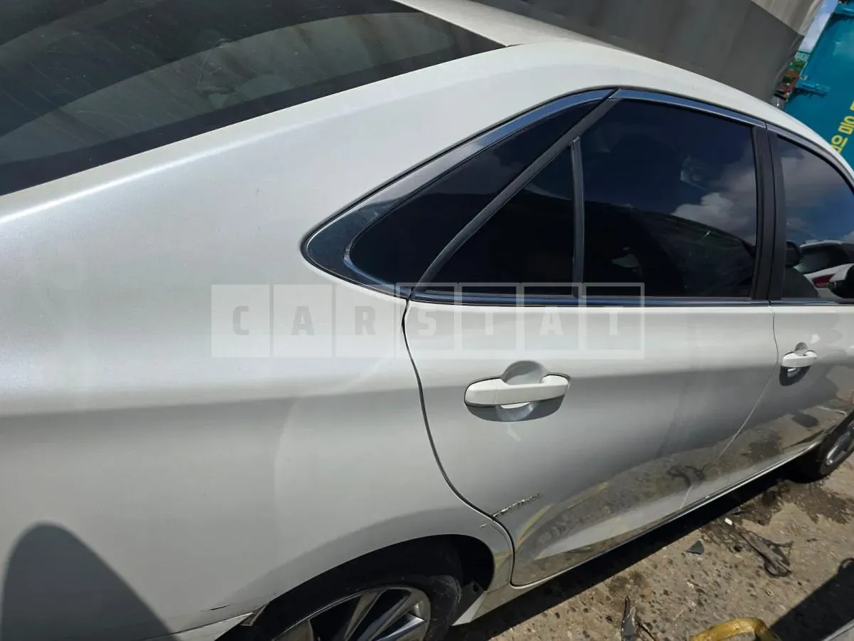 Photo 2 of 15: 2022 Genesis G70 2.0T 4WD, VIN KMTG141ADPU109244 — Korean insurance auction
