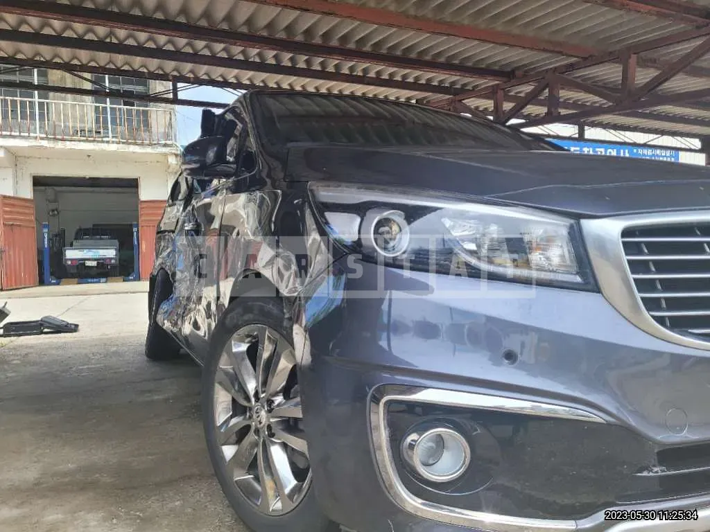 Photo 2 of 29: 2016 Kia Carnival Limousine, VIN KNAME81ABGS117330 — Korean insurance auction
