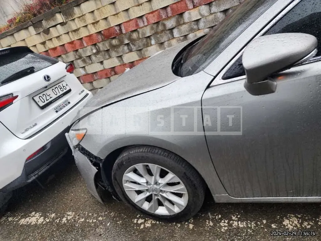 Photo 2 of 22: 2015 Lexus ES300h, VIN JTHBW1GG8F2098383 — Korean insurance auction