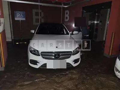 Photo 1 of 21: 2020 Mercedes-Benz Subsubbenz E 300 4Matic — Korean insurance auction