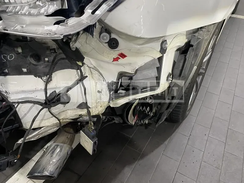 Photo 2 of 25: 2018 BMW 520i — Korean insurance auction