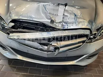 Photo 1 of 25: 2015 Mercedes-Benz E 300 4Matic — Korean insurance auction