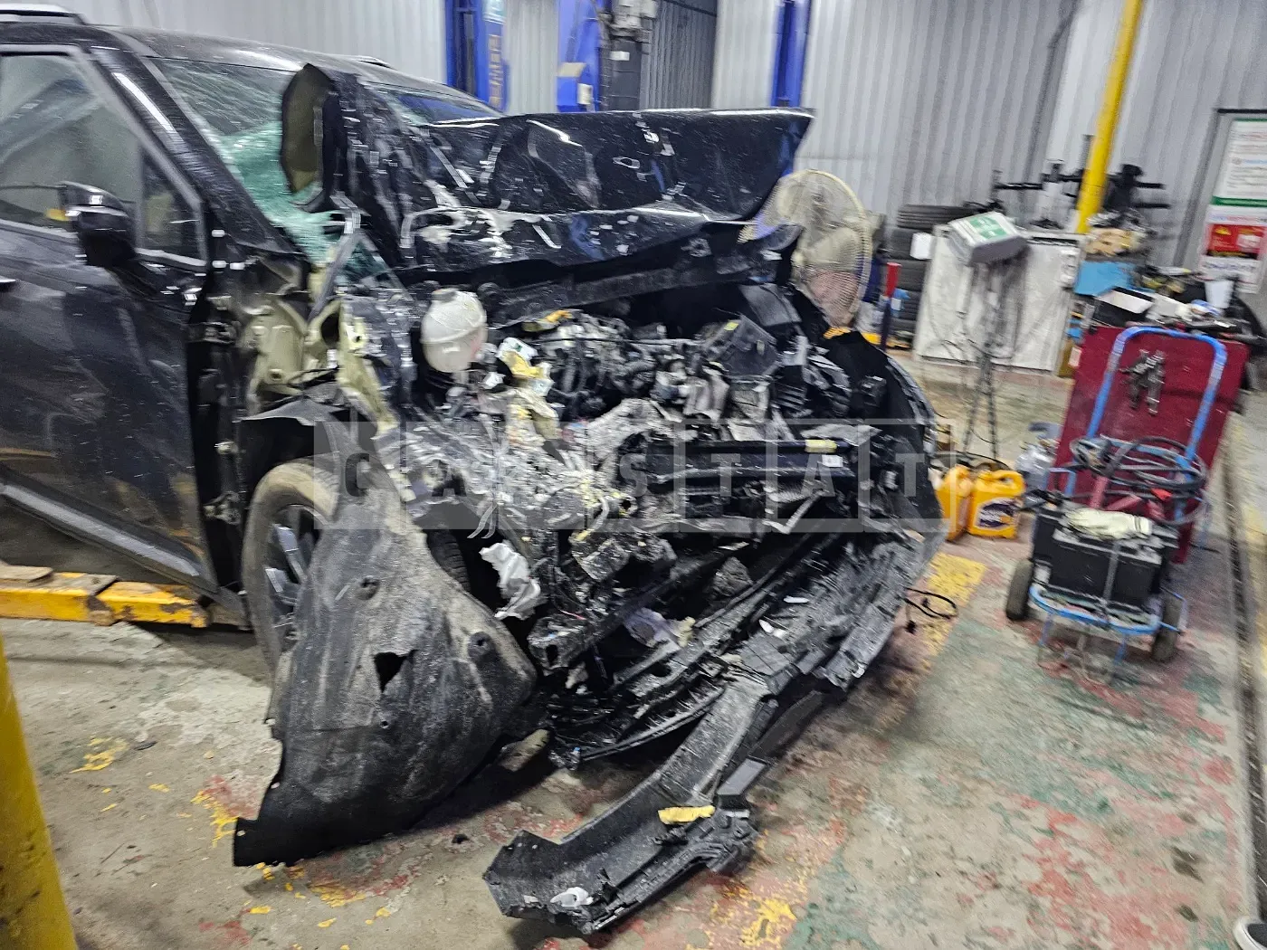 Photo 2 of 19: 2023 Kia Carnival — Korean insurance auction