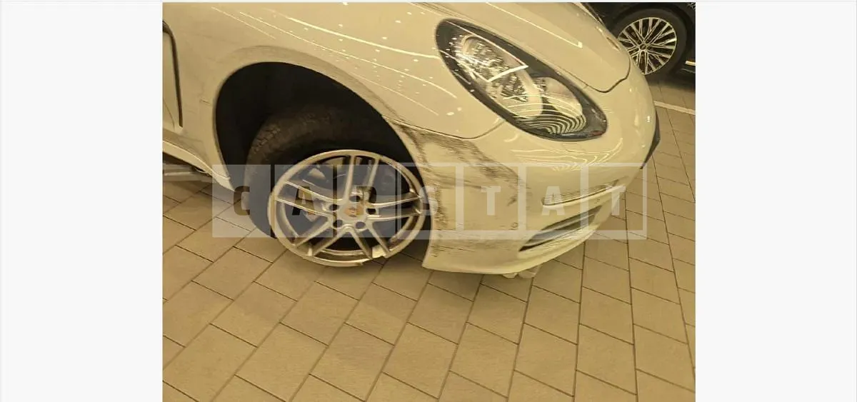 Photo 2 of 43: 2015 Porsche Panamera 4 — Korean insurance auction