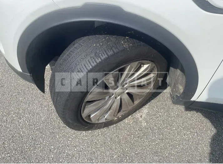 Photo 2 of 17: 2020 Land Rover Discovery Sport P250 — Korean insurance auction