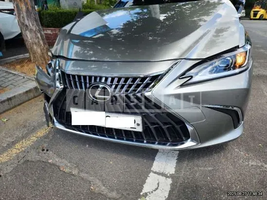 Photo 2 of 36: 2025 Lexus ES300h — Korean insurance auction