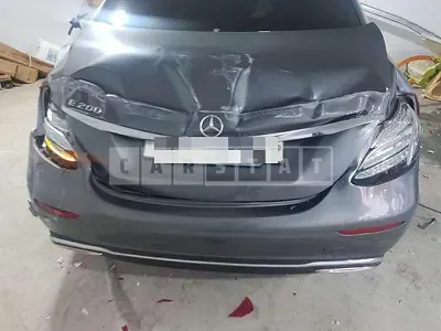 Photo 1 of 15: 2018 Mercedes-Benz E 200, VIN WDDZF4CB0JA425116 — Korean insurance auction