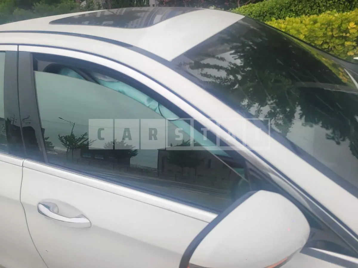 Photo 2 of 11: 2021 Mercedes-Benz E250 — Korean insurance auction