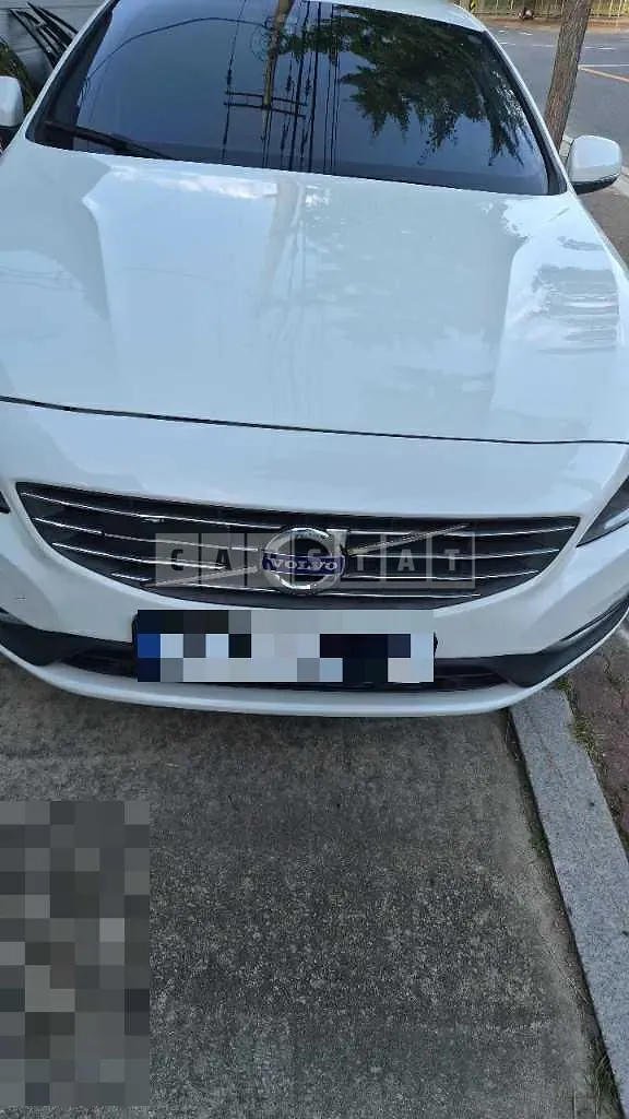 Photo 2 of 15: 2018 Volvo S60D4 — Korean insurance auction