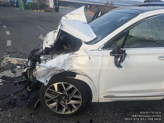 Photo 2 of 8: 2023 Hyundai Santa Fe — Korean insurance auction