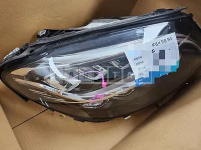 Photo 1 of 3: 2021 Mercedes-Benz (parts) C220 d Headlamp — Korean insurance auction