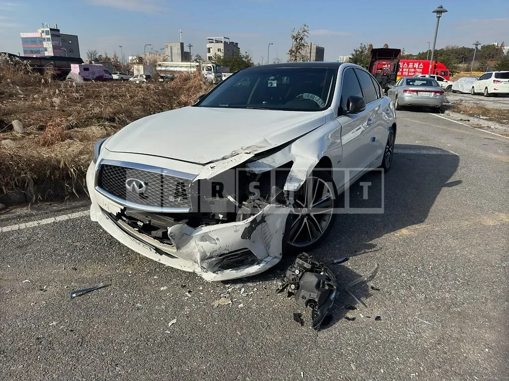 Photo 2 of 4: 2014 Infiniti Infinity Q50 2.2 — Korean insurance auction