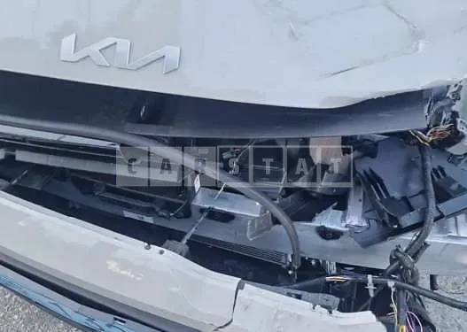 Photo 2 of 46: 2025 Kia EV6 Long Range Air — Korean insurance auction