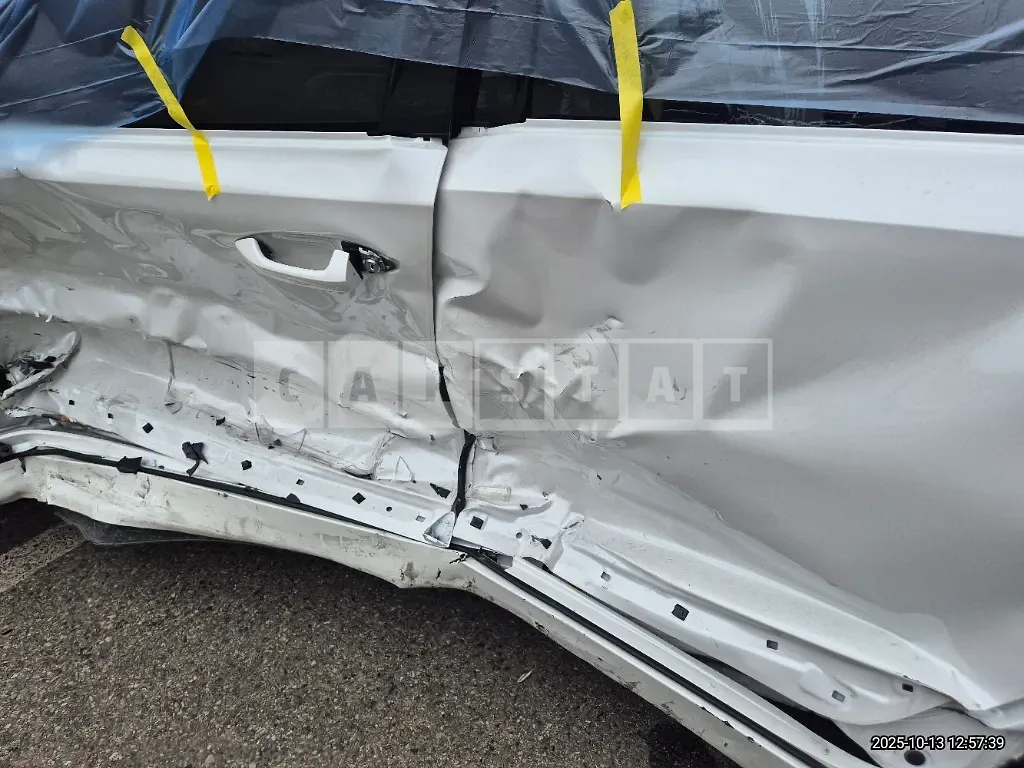 Photo 2 of 50: 2025 Kia K8 Hybrid — Korean insurance auction