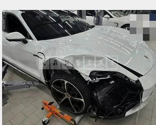 Photo 2 of 17: 2025 Porsche Taycan Cross Turismo — Korean insurance auction