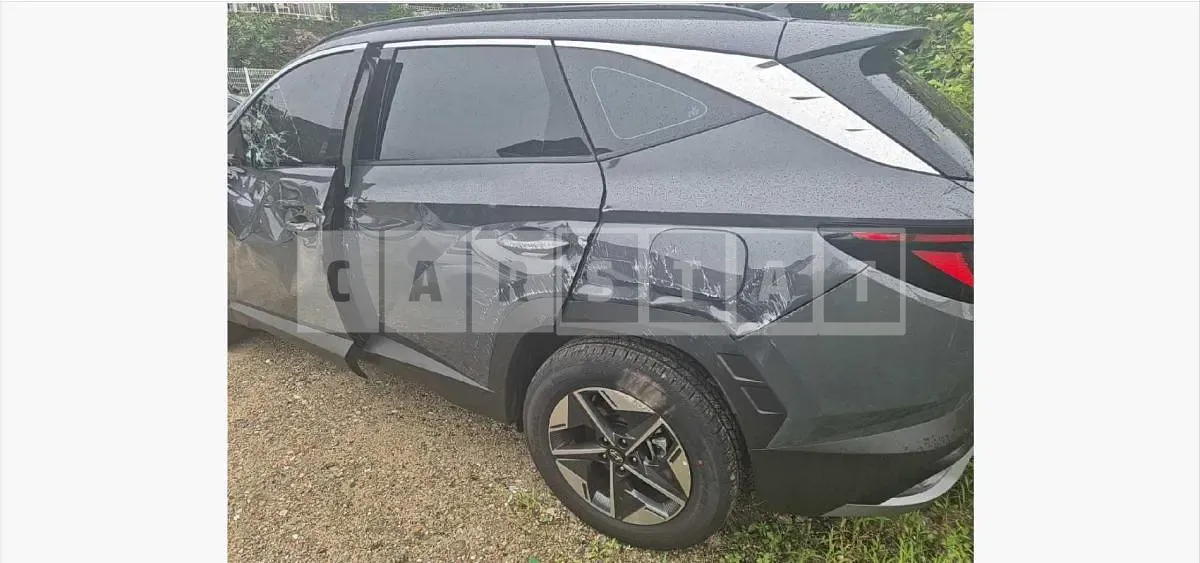 Photo 2 of 19: 2026 Hyundai Tucson Hybrid — Korean insurance auction