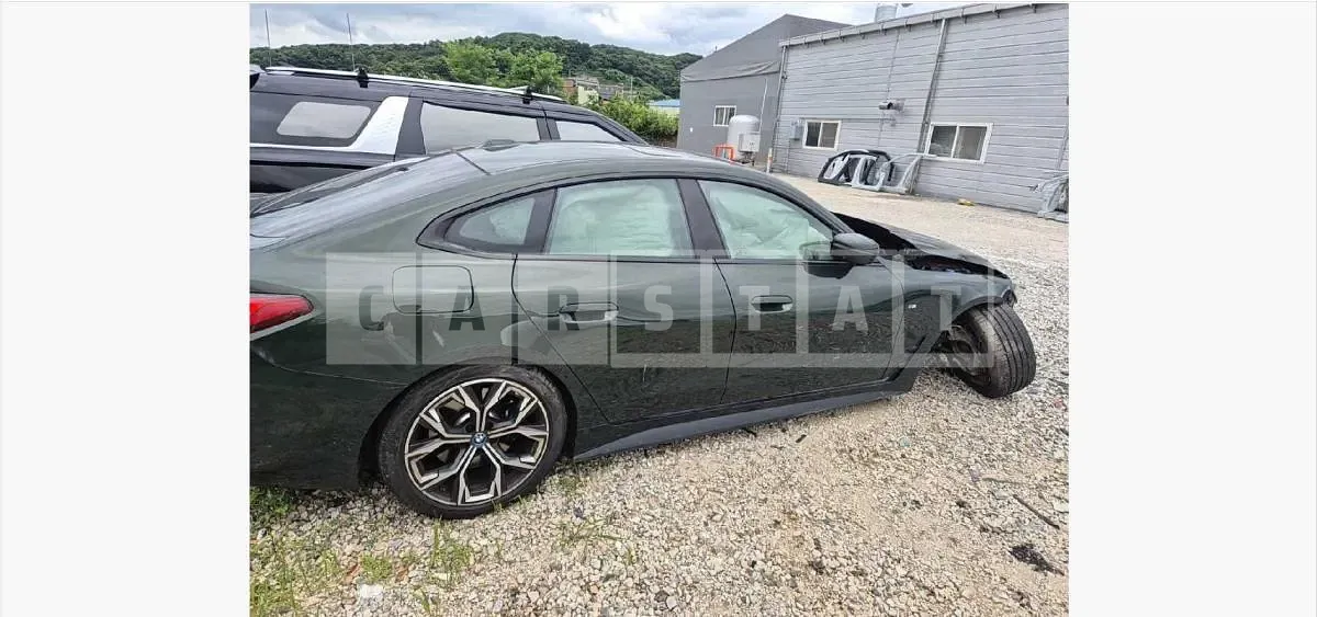 Photo 2 of 24: 2022 BMW i4 eDrive40 — Korean insurance auction