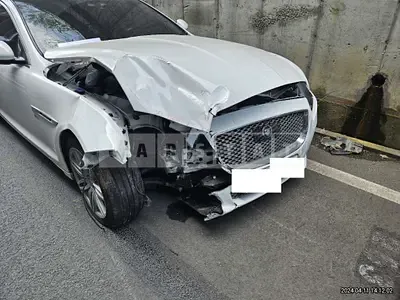 Photo 1 of 18: 2019 Jaguar XJ 3.0SC — Korean insurance auction