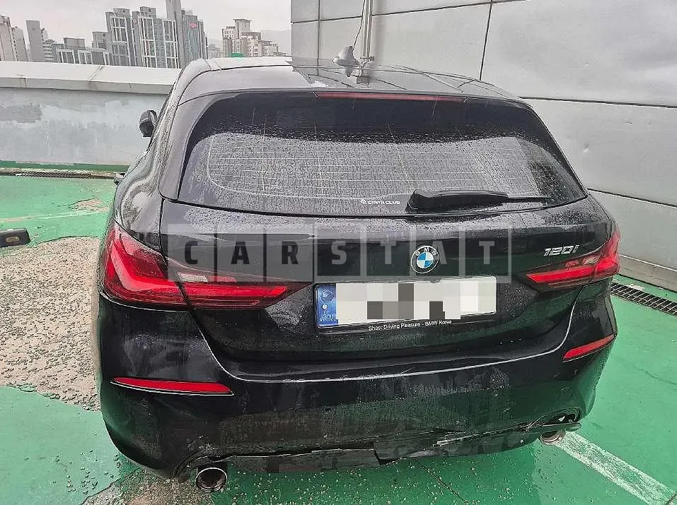 Photo 2 of 6: 2023 BMW 120i — Korean insurance auction