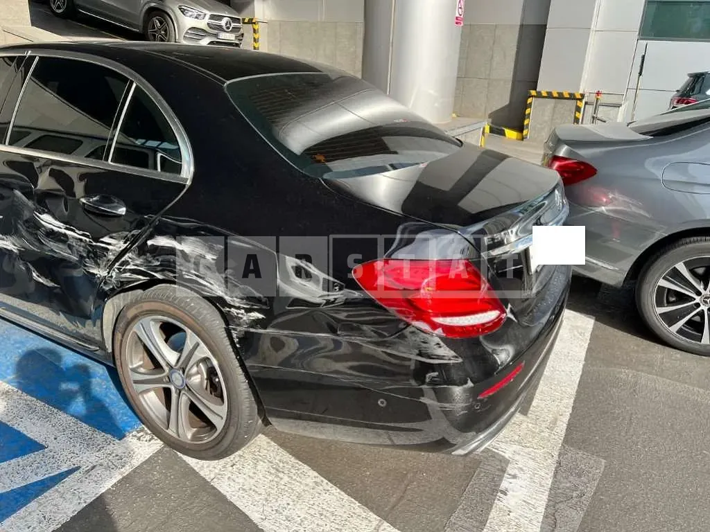 Photo 2 of 29: 2017 Mercedes-Benz E 300 4Matic — Korean insurance auction
