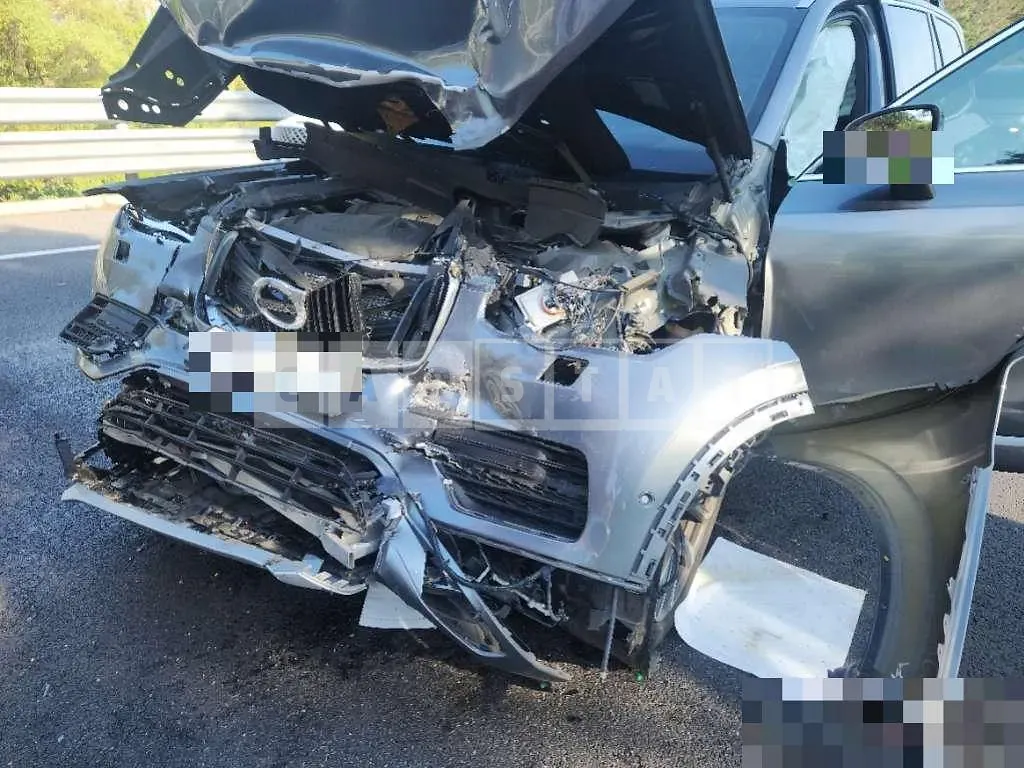 Photo 2 of 6: 2017 Volvo XC90D5 AWD — Korean insurance auction