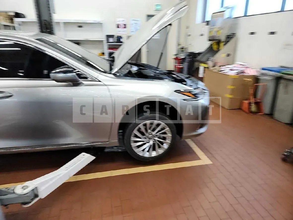 Photo 2 of 12: 2024 Lexus ES300h — Korean insurance auction