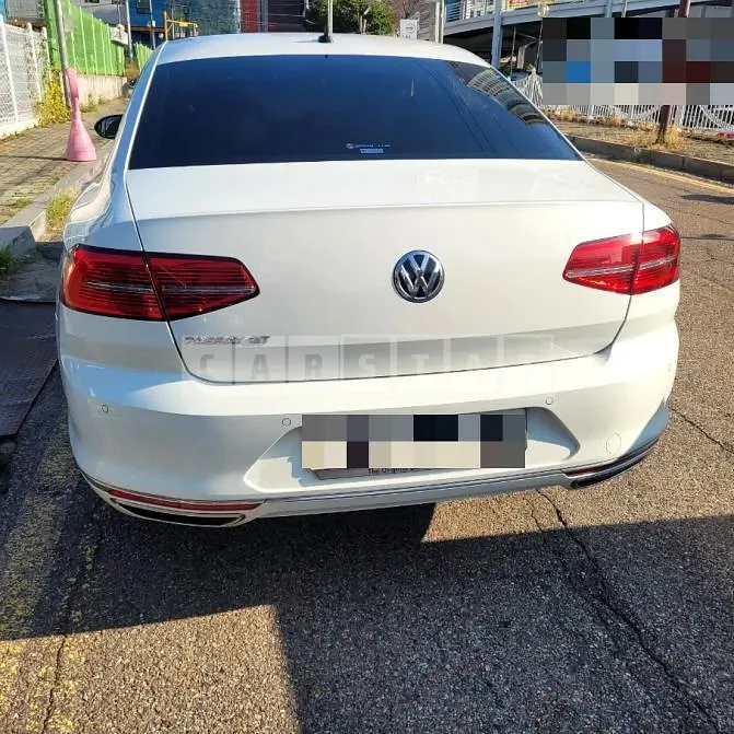 Photo 2 of 16: 2018 Volkswagen Passat GT 2.0 TDI — Korean insurance auction