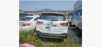 Photo 1 of 8: 2015 Kia Sorento — Korean insurance auction