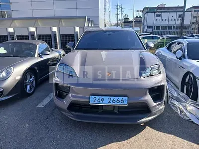 Photo 1 of 49: 2025 Porsche Macan 4S — Korean insurance auction