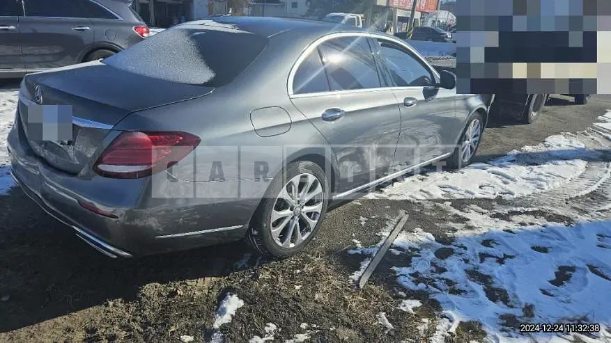 Photo 2 of 20: 2016 Mercedes-Benz E220 d — Korean insurance auction