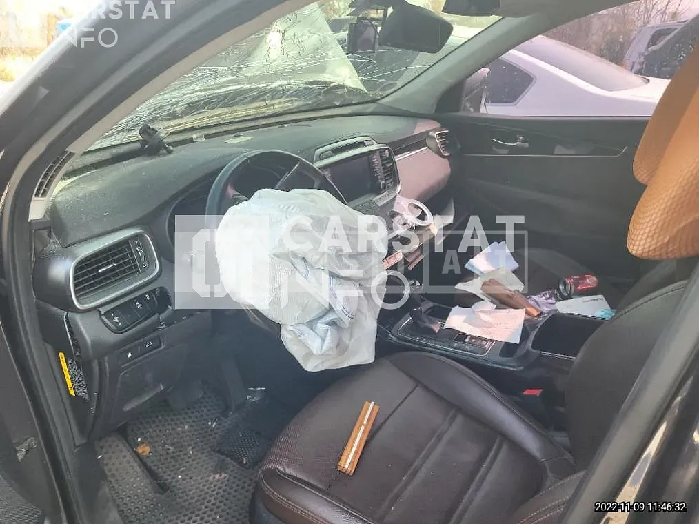 Photo 2 of 4: 2015 Kia Sorento 2.0 — Korean insurance auction