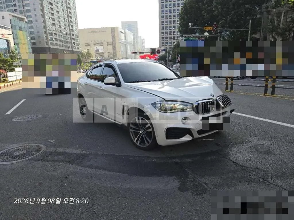 Photo 2 of 10: 2018 BMW X6 xDrive40d — Korean insurance auction