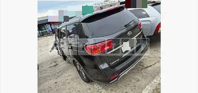 Photo 1 of 16: 2018 Kia Carnivals — Korean insurance auction