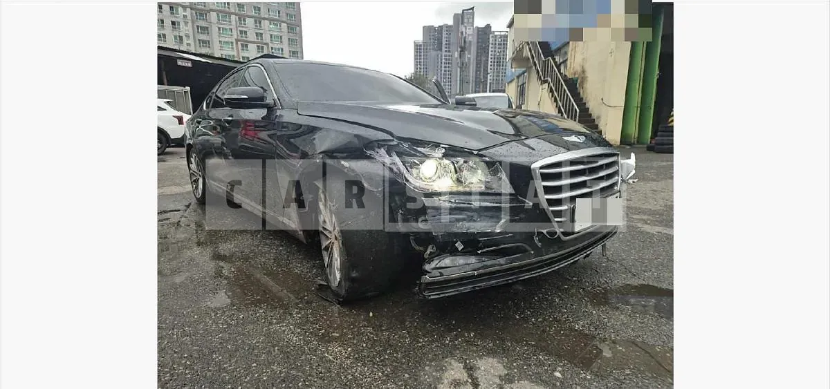 Photo 2 of 42: 2015 Genesis 3.3 — Korean insurance auction