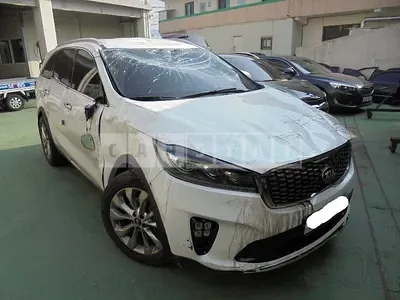 Photo 1 of 12: 2019 Kia Sorento, VIN KNAPH81BBKA501737 — Korean insurance auction