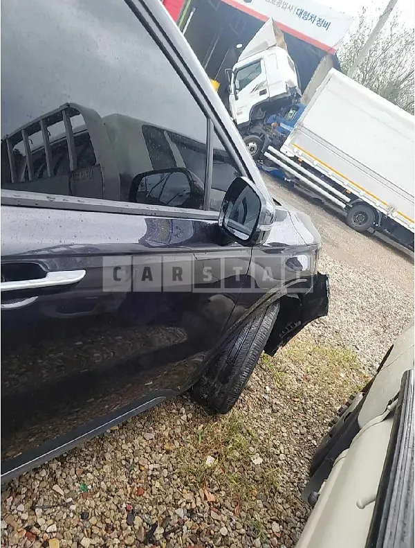Photo 2 of 15: 2021 Kia Carnival — Korean insurance auction