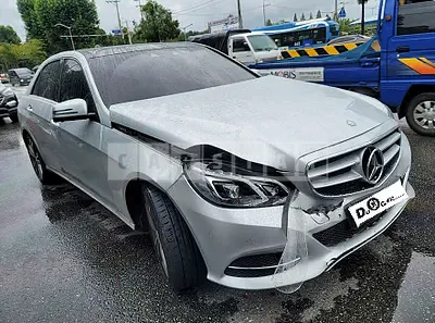 Photo 1 of 14: 2016 Mercedes-Benz E300 4Matic, VIN WDDHF8BB2GB287876 — Korean insurance auction