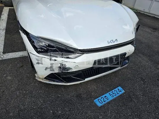 Photo 2 of 47: 2024 Kia EV6 — Korean insurance auction