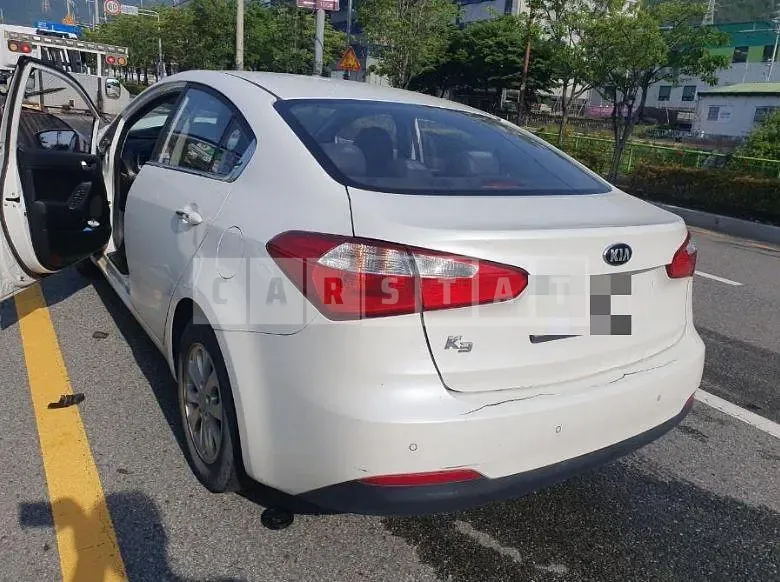 Photo 3 of 3: 2015 Kia K3 1.6 — Korean insurance auction