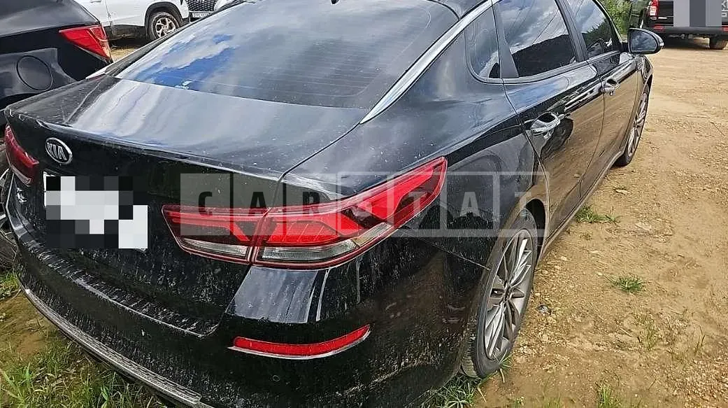 Photo 2 of 8: 2018 Kia K5 — Korean insurance auction