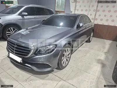 Photo 1 of 20: 2018 Mercedes-Benz E300, VIN WDDZF4JB6JA413166 — Korean insurance auction