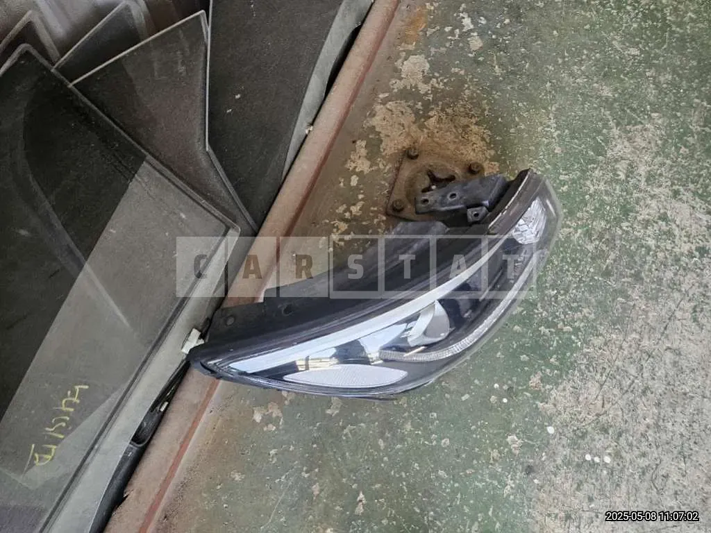 Photo 2 of 8: 2019 Kia (parts) Carnival Light — Korean insurance auction