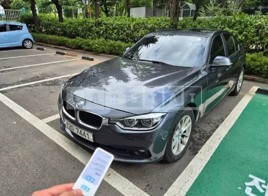 Photo 2 of 15: 2017 BMW 320d, VIN WBABC5101HA069109 — Korean insurance auction